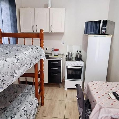 Kitnet S1 Em Torres-Rs - Na Mais Bela Praia Gaucha - Cozinha - Banheiro - Ar Condicionado - Tv E Wi-Fi - Estacionamento - Anfitria Superhost No Bnb Dış mekan fotoğraf