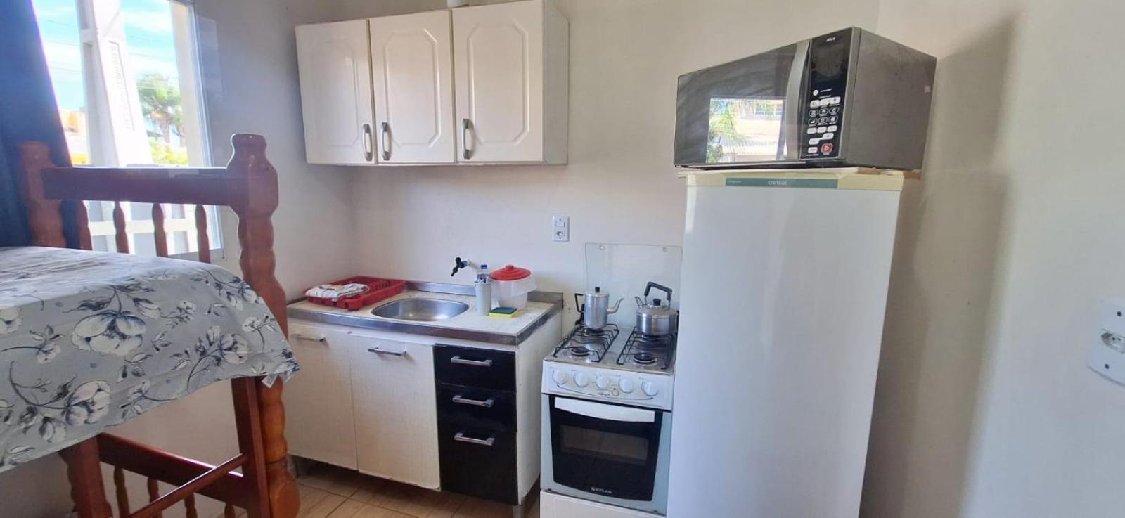 Kitnet S1 Em Torres-Rs - Na Mais Bela Praia Gaucha - Cozinha - Banheiro - Ar Condicionado - Tv E Wi-Fi - Estacionamento - Anfitria Superhost No Bnb Dış mekan fotoğraf