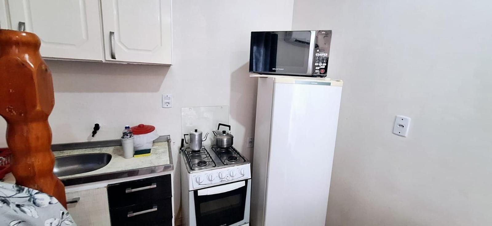 Kitnet S1 Em Torres-Rs - Na Mais Bela Praia Gaucha - Cozinha - Banheiro - Ar Condicionado - Tv E Wi-Fi - Estacionamento - Anfitria Superhost No Bnb Dış mekan fotoğraf
