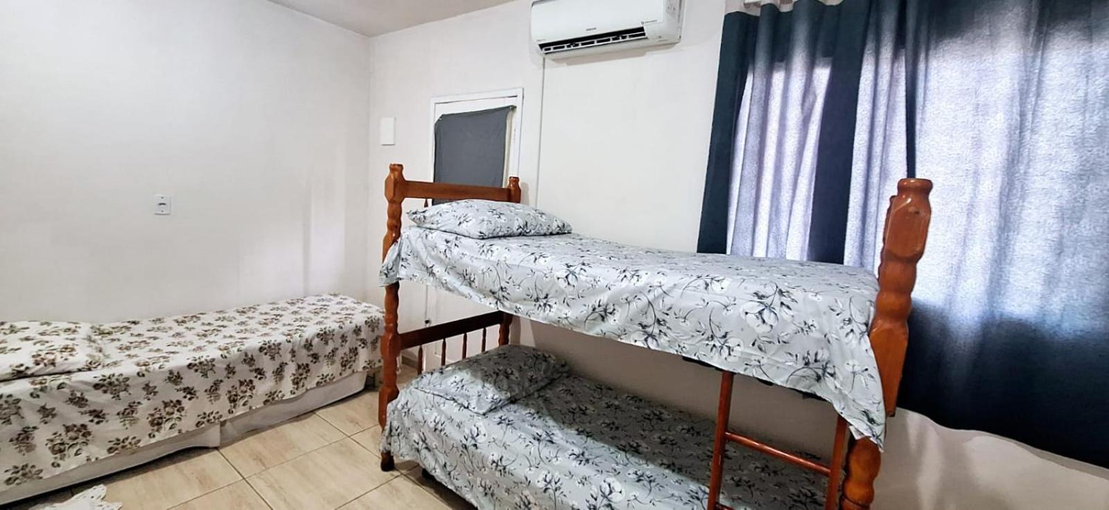 Kitnet S1 Em Torres-Rs - Na Mais Bela Praia Gaucha - Cozinha - Banheiro - Ar Condicionado - Tv E Wi-Fi - Estacionamento - Anfitria Superhost No Bnb Dış mekan fotoğraf